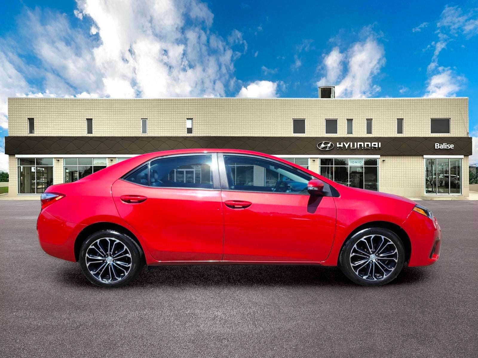 2016 Toyota Corolla — side profile view