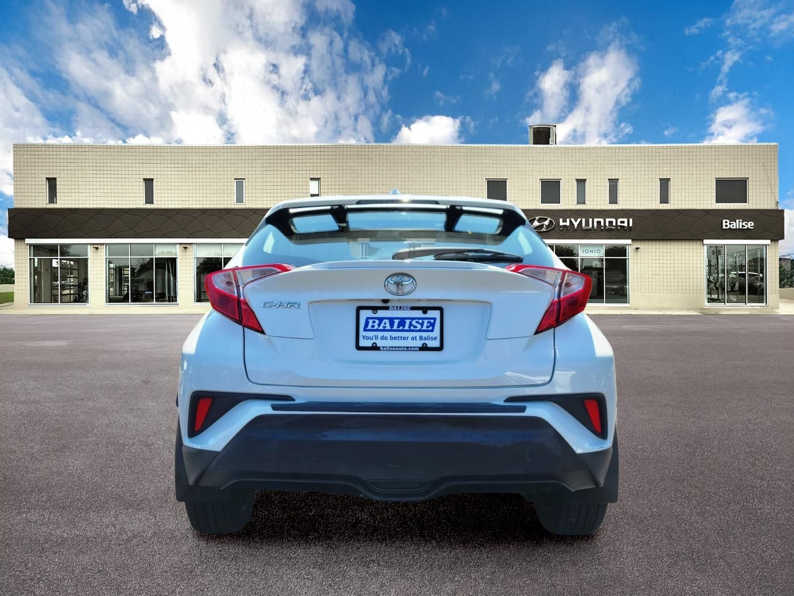 2018 Toyota C-HR — interior view